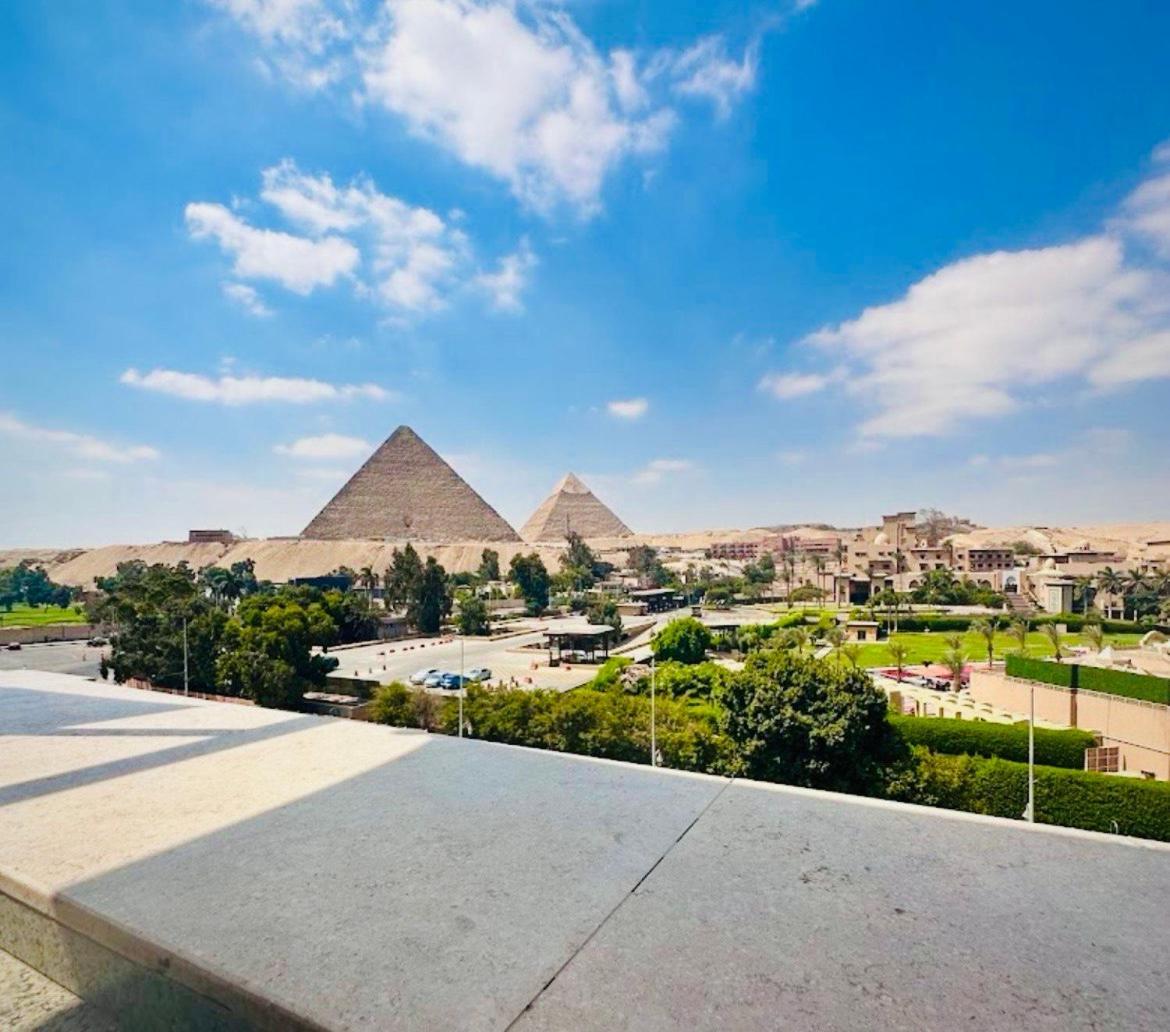 Turquoise Pyramids & Grand Egyptian Museum View Hotel Kafret el-Gabal エクステリア 写真